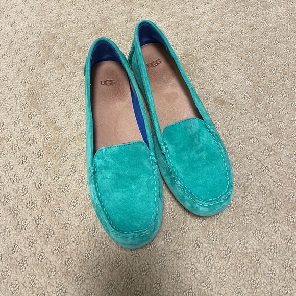 Ugg loafers - Picture 1 of 5